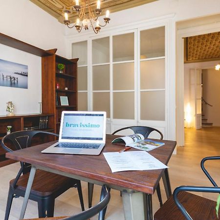 Bravissimo Placa Del Vi, Authentic Historic Apartment Χιρόνα Εξωτερικό φωτογραφία